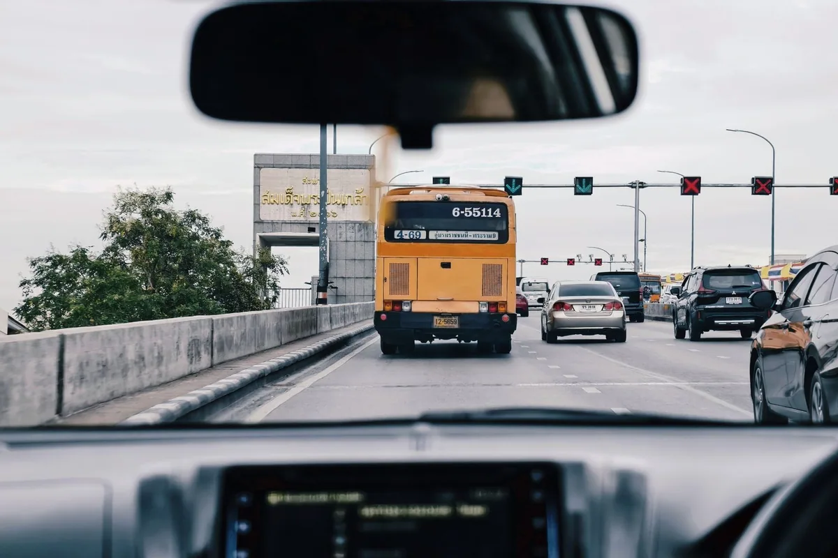 Escenarios de uso urbano y carretera